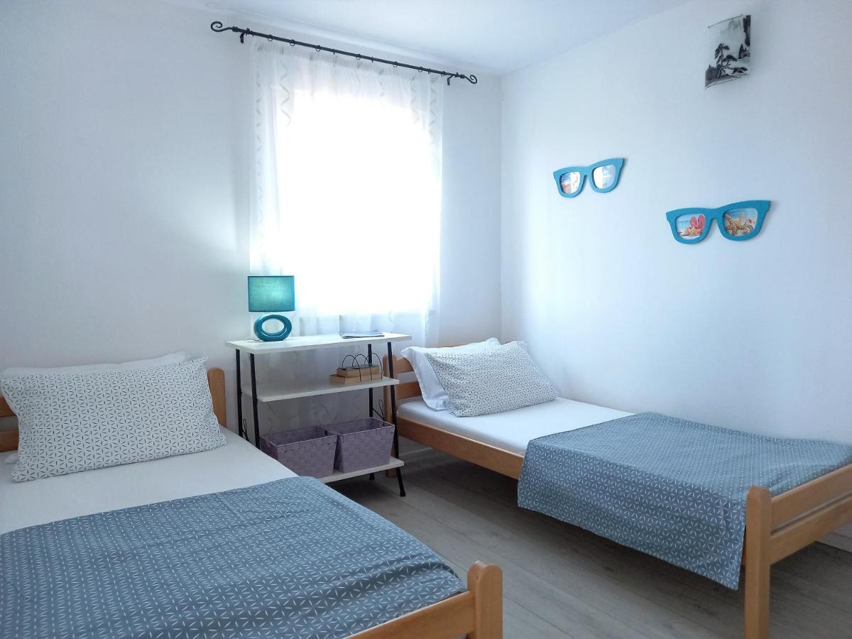 Apartments Antunovic Umag Exteriör bild