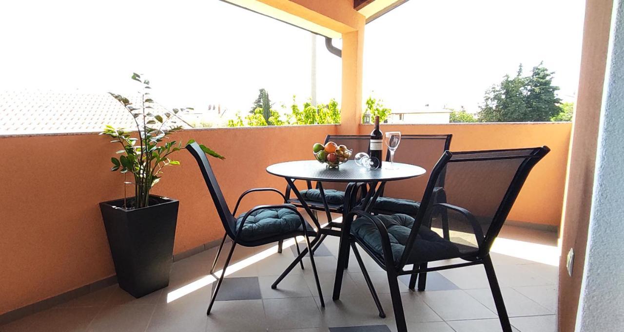 Apartments Antunovic Umag Exteriör bild