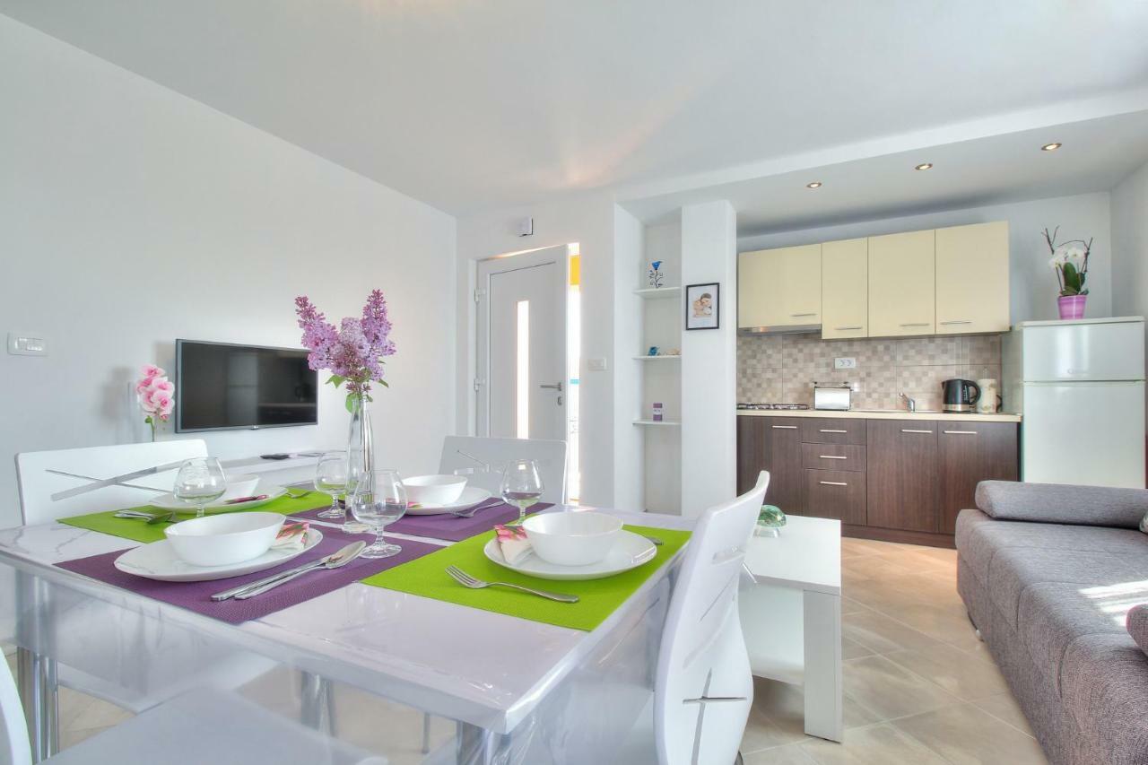 Apartments Antunovic Umag Exteriör bild